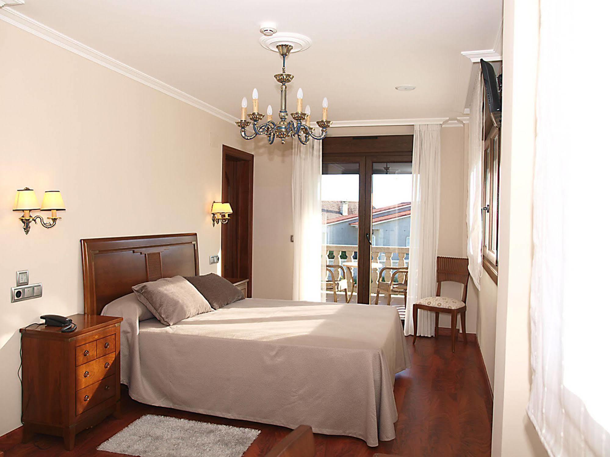 Pension Residencia A Cruzan (Adults Only) Noalla  Buitenkant foto