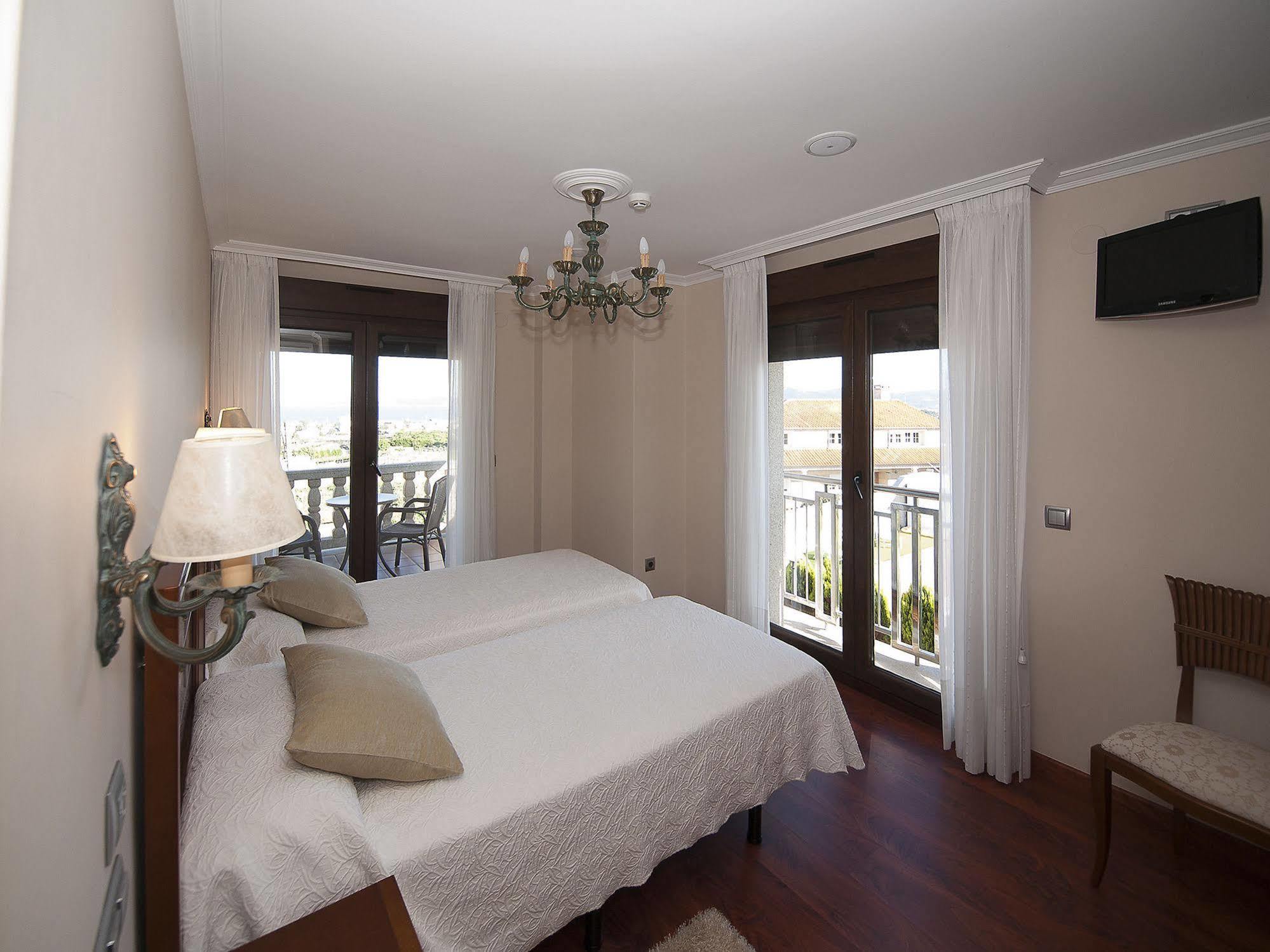 Pension Residencia A Cruzan (Adults Only) Noalla  Buitenkant foto