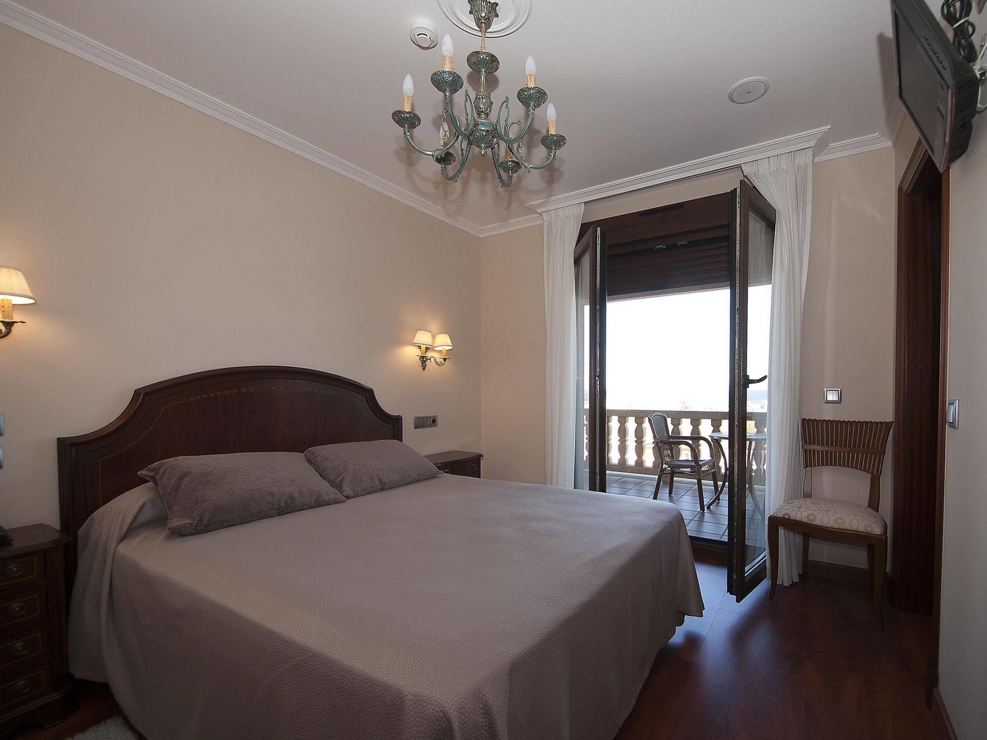 Pension Residencia A Cruzan (Adults Only) Noalla  Buitenkant foto