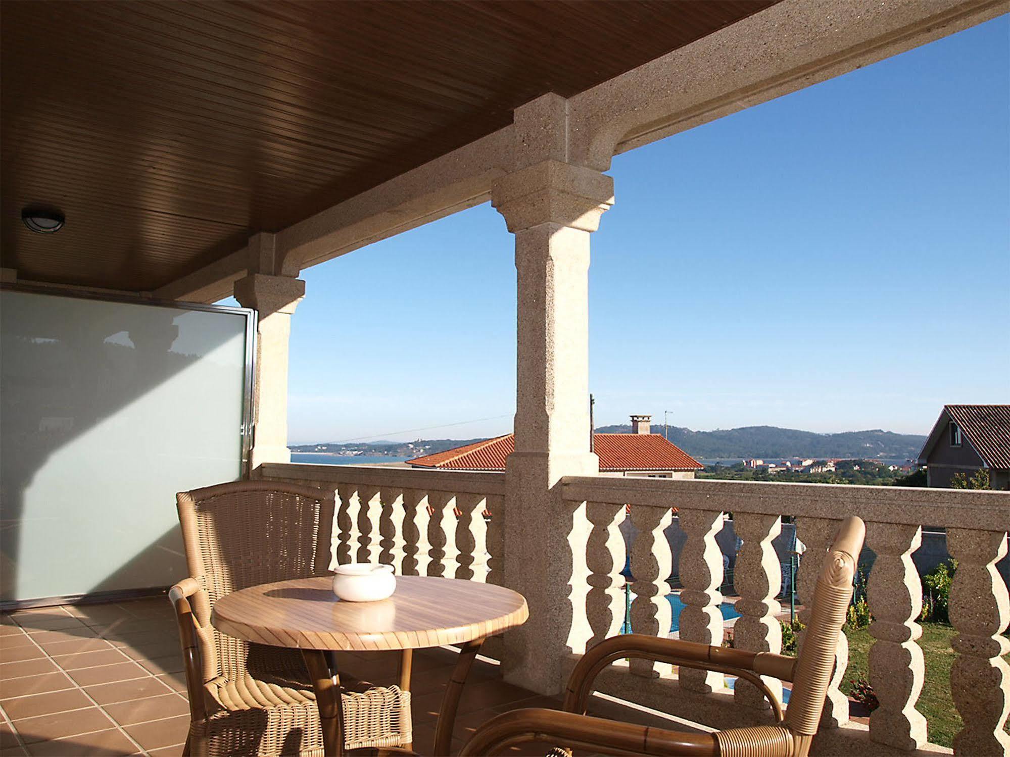 Pension Residencia A Cruzan (Adults Only) Noalla  Buitenkant foto